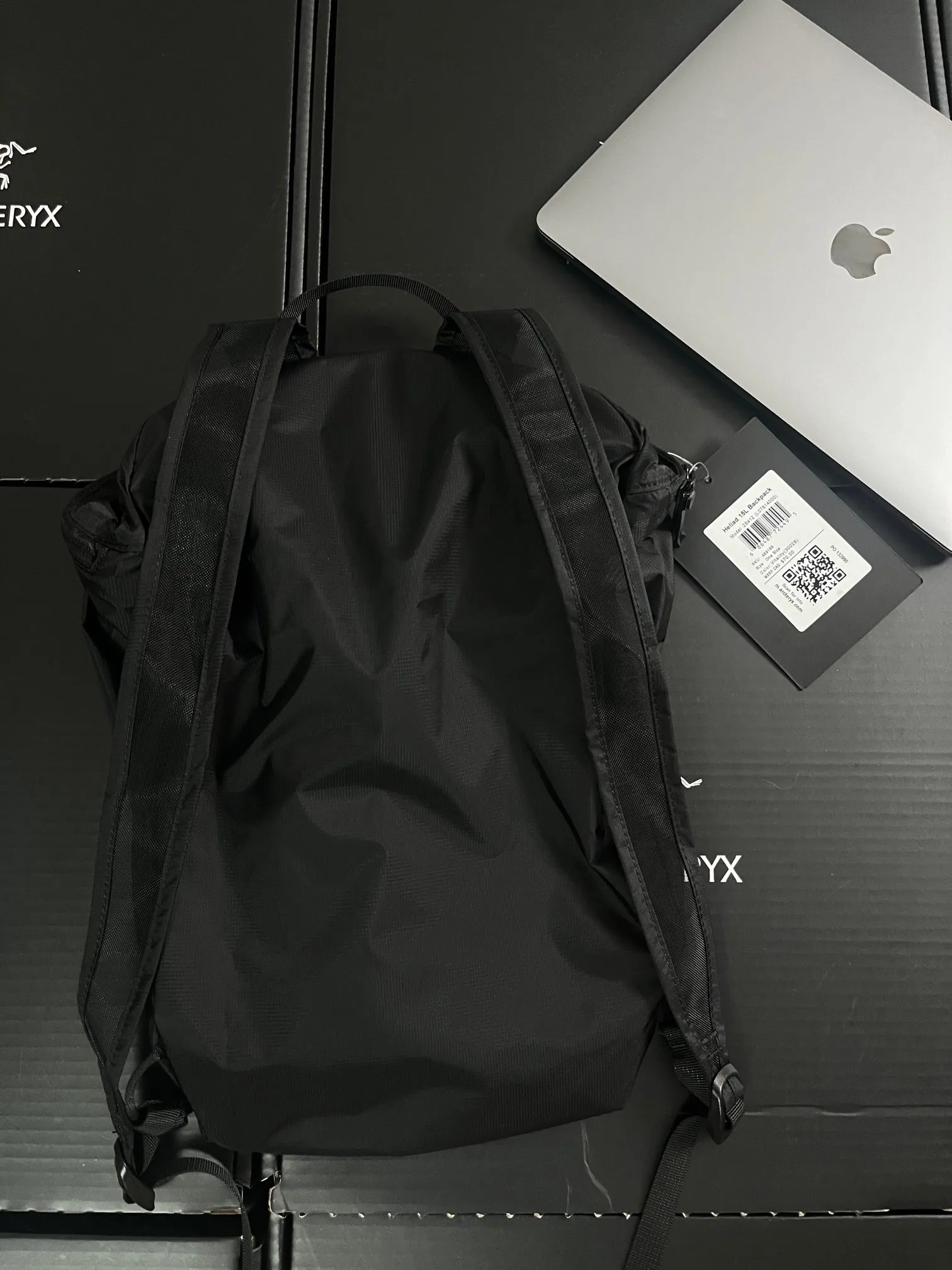 Arcteryx Heliad 10L ，“ ” 。 ！！ ！ ！ 。 ， ， ， 。 ， ！！ ，Black ！ New Arrival HELIAD 15 ， ！ ！ ， ！ ！ ， ， 、 look ， respect! ：180 ： PU 100D Cordura Mini Ripstop ：43*10*22cm ：10L ： ： ： ：Black